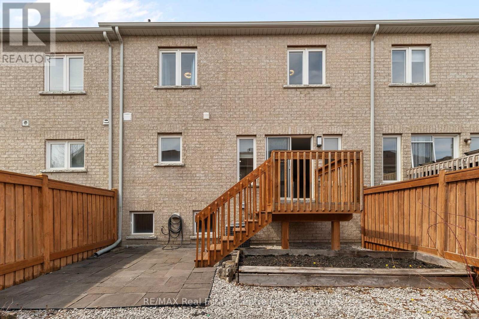102 Gail Parks Crescent, Newmarket, Ontario  L3X 3C1 - Photo 29 - N12134028