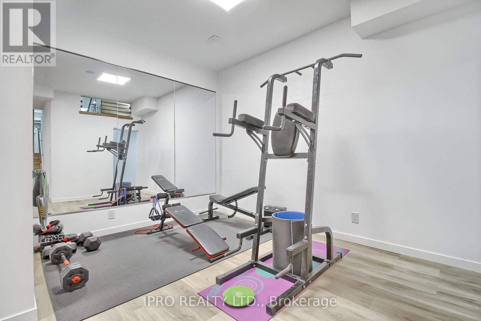 5 Hatton Court, Toronto, Ontario  M9A 1J6 - Photo 35 - W12133478