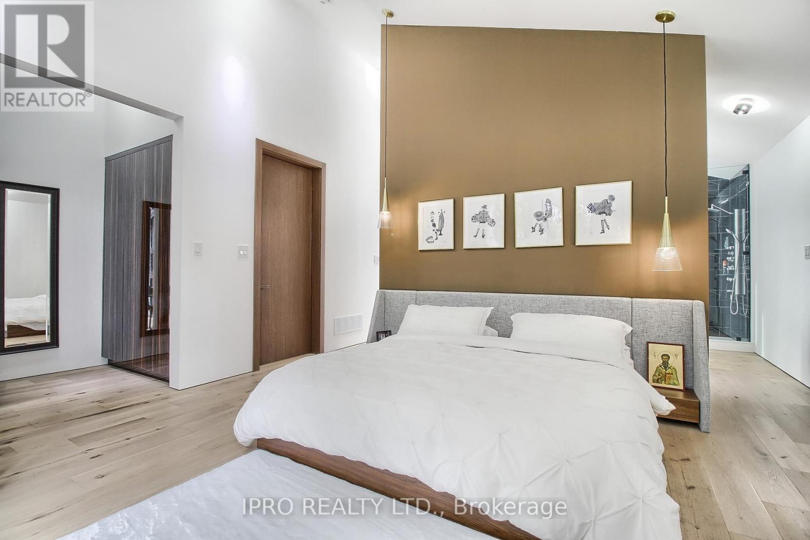 5 Hatton Court, Toronto, Ontario  M9A 1J6 - Photo 19 - W12133478
