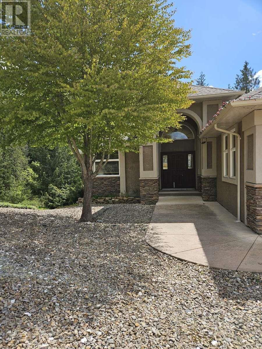 Property at 2470 24 Avenue NE image 2