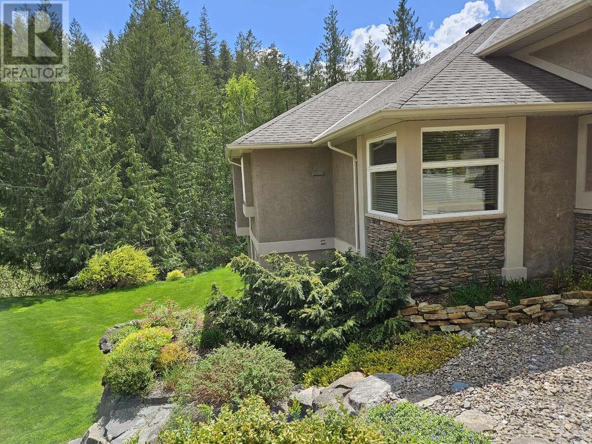 Property at 2470 24 Avenue NE image 3