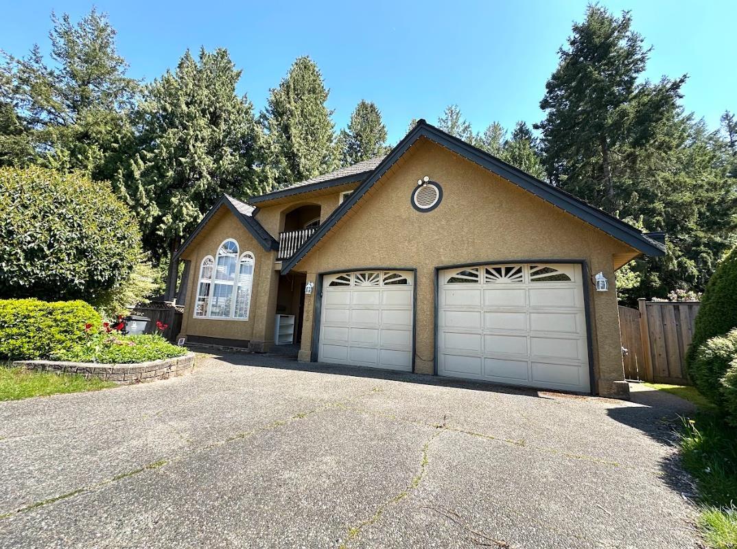 Property at 1640 138B STREET image 2