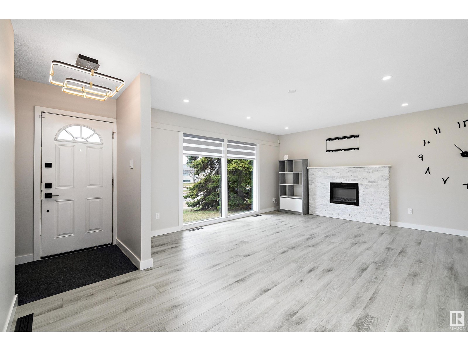 Property at 7716 144 AV NW image 2