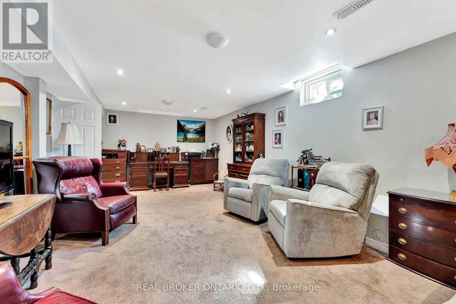10 Hoodless Court, Brantford, Ontario  N3T 0A8 - Photo 40 - X12083246