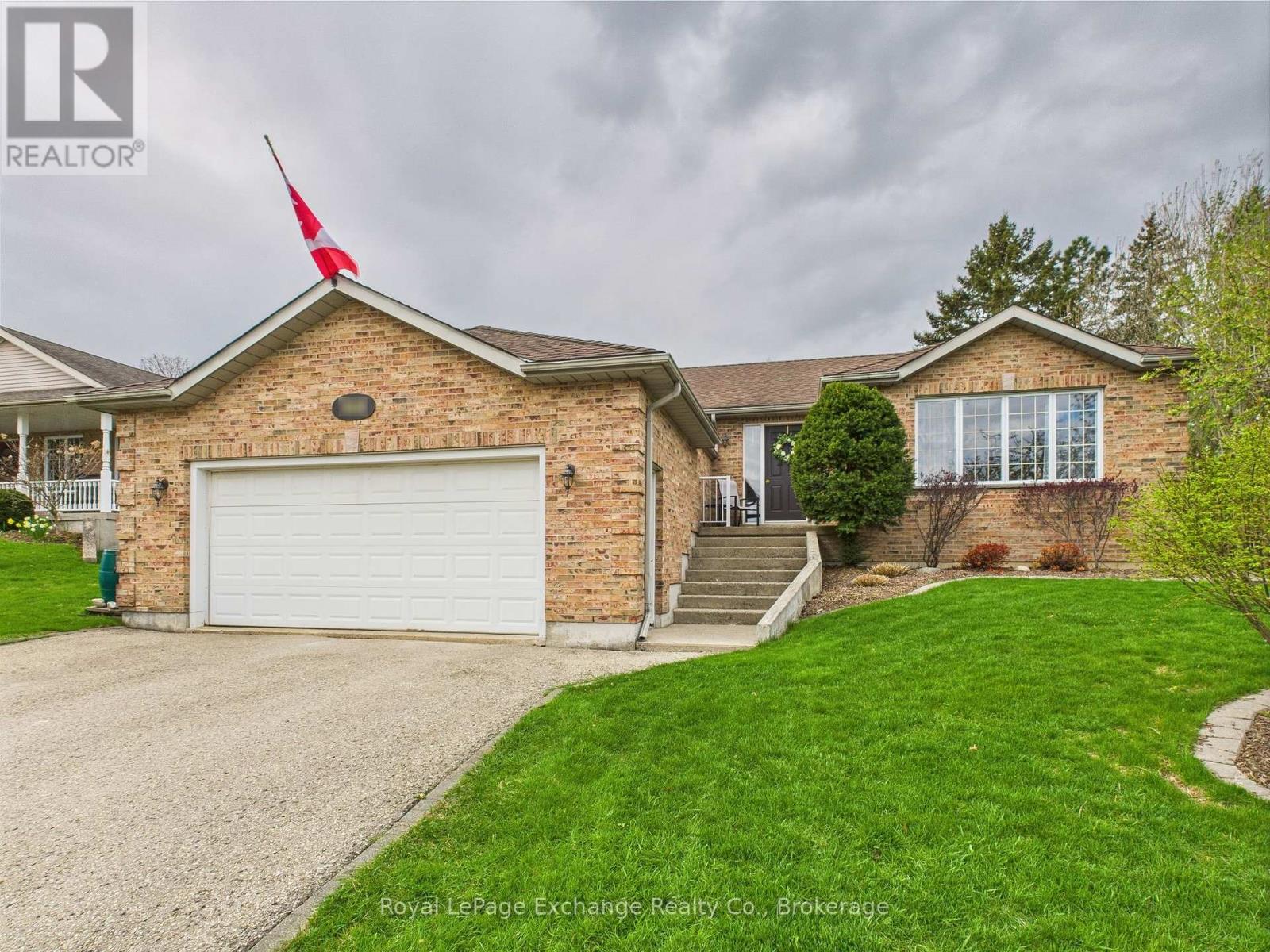 168 Park Drive, North Huron (Wingham), Ontario  N0G 2W0 - Photo 2 - X12133806