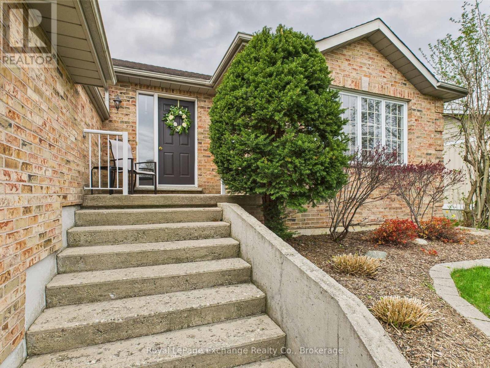 168 Park Drive, North Huron (Wingham), Ontario  N0G 2W0 - Photo 3 - X12133806
