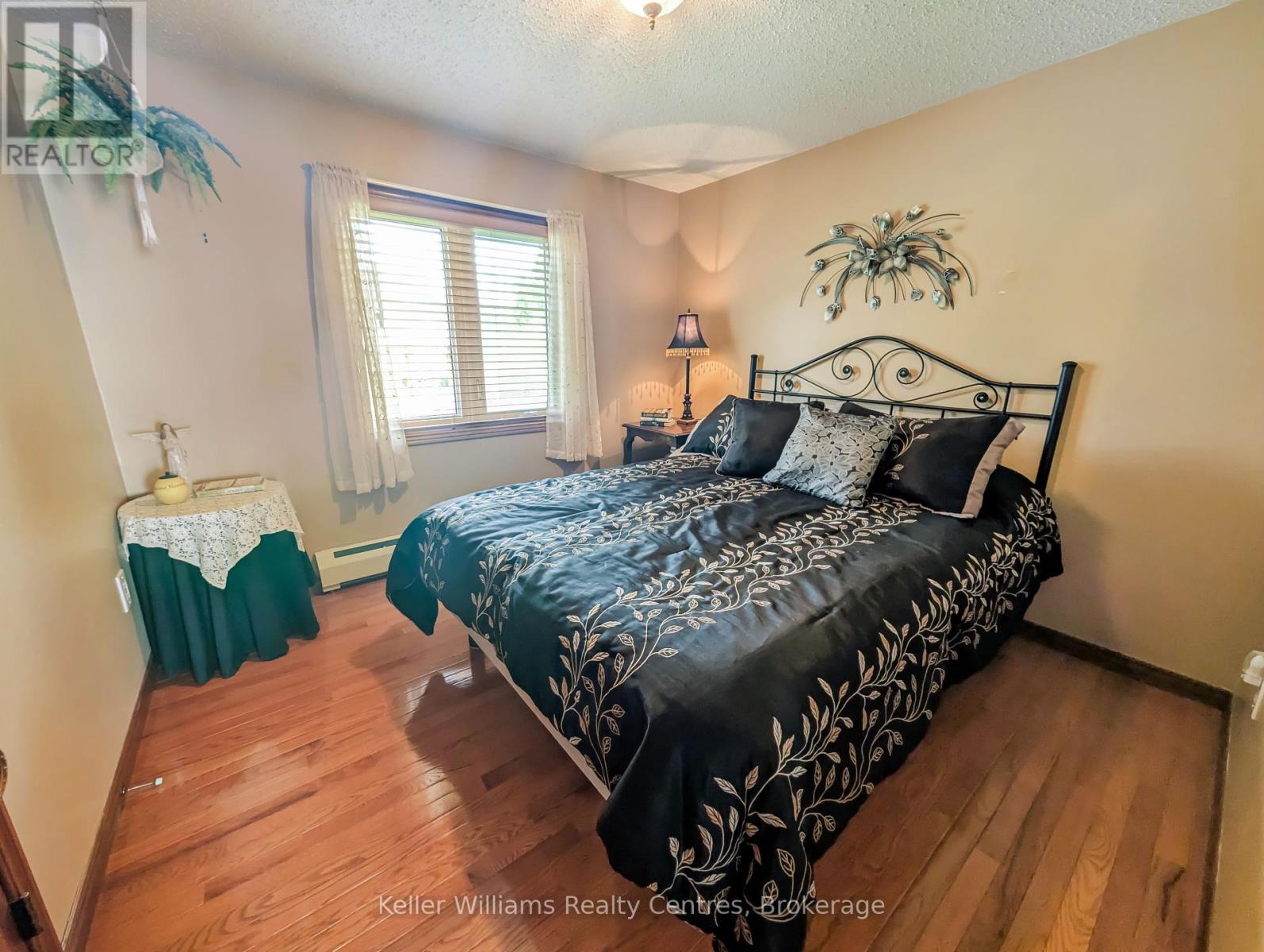 11 Mallory Beach Road, South Bruce Peninsula, Ontario  N0H 2T0 - Photo 18 - X12133812