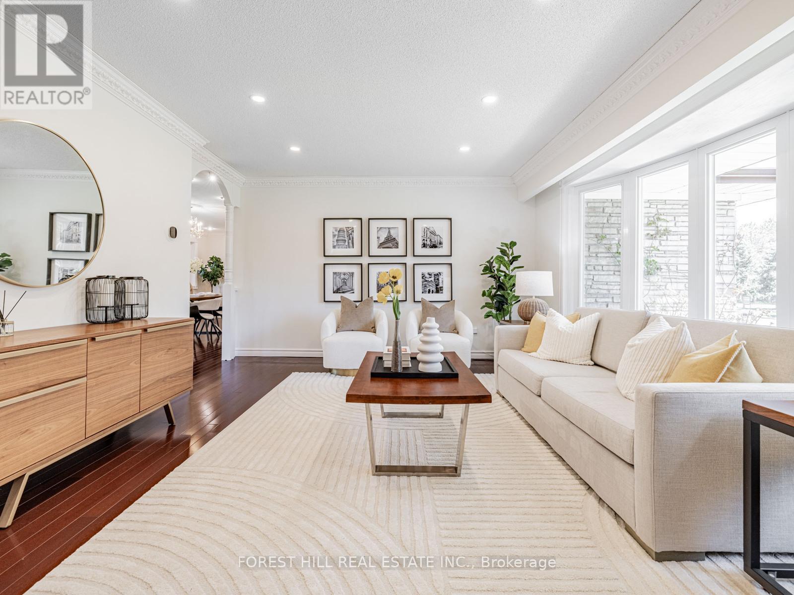 Property at 5 PARMBELLE CRESCENT image 4