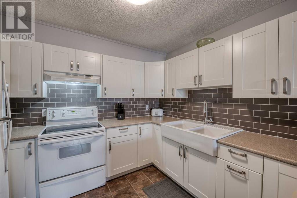 Property at 81, 3015 51 Street SW image 3