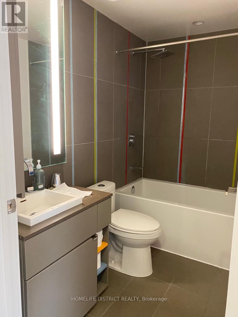 1016 - 101 Peter Street, Toronto, Ontario  M5V 0G6 - Photo 18 - C12132236