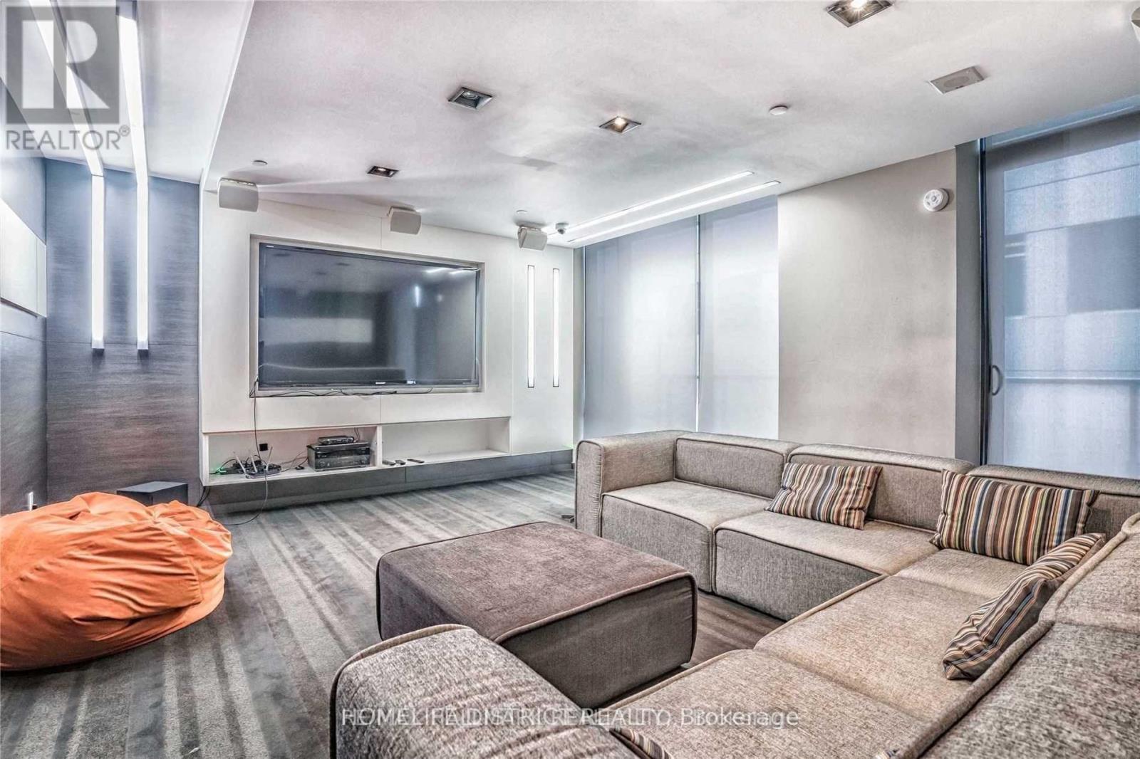 1016 - 101 Peter Street, Toronto, Ontario  M5V 0G6 - Photo 22 - C12132236