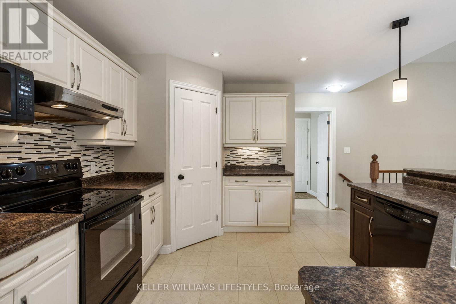 368 Darcy Drive, Strathroy Caradoc, Ontario  N7G 0A1 - Photo 11 - X12133804