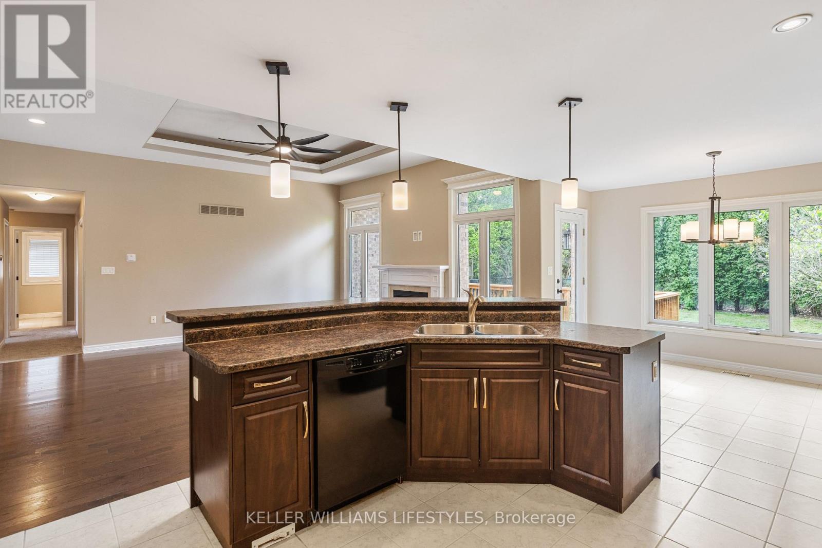 368 Darcy Drive, Strathroy Caradoc, Ontario  N7G 0A1 - Photo 12 - X12133804