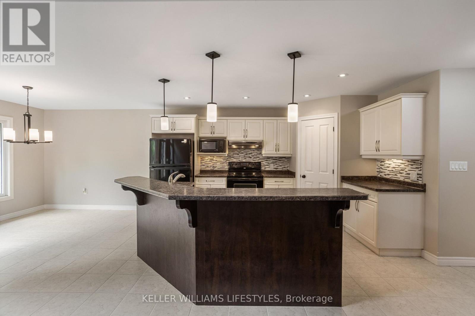 368 Darcy Drive, Strathroy Caradoc, Ontario  N7G 0A1 - Photo 9 - X12133804