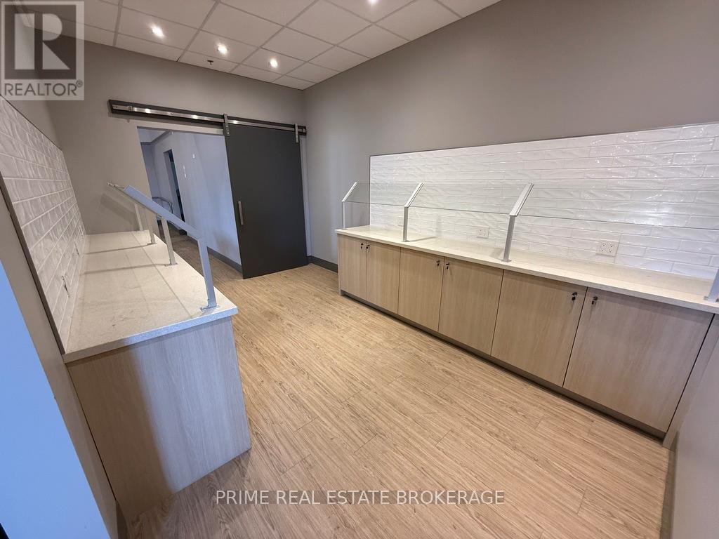 855 Wellington Road, London South, Ontario  N6E 3N5 - Photo 16 - X12133831