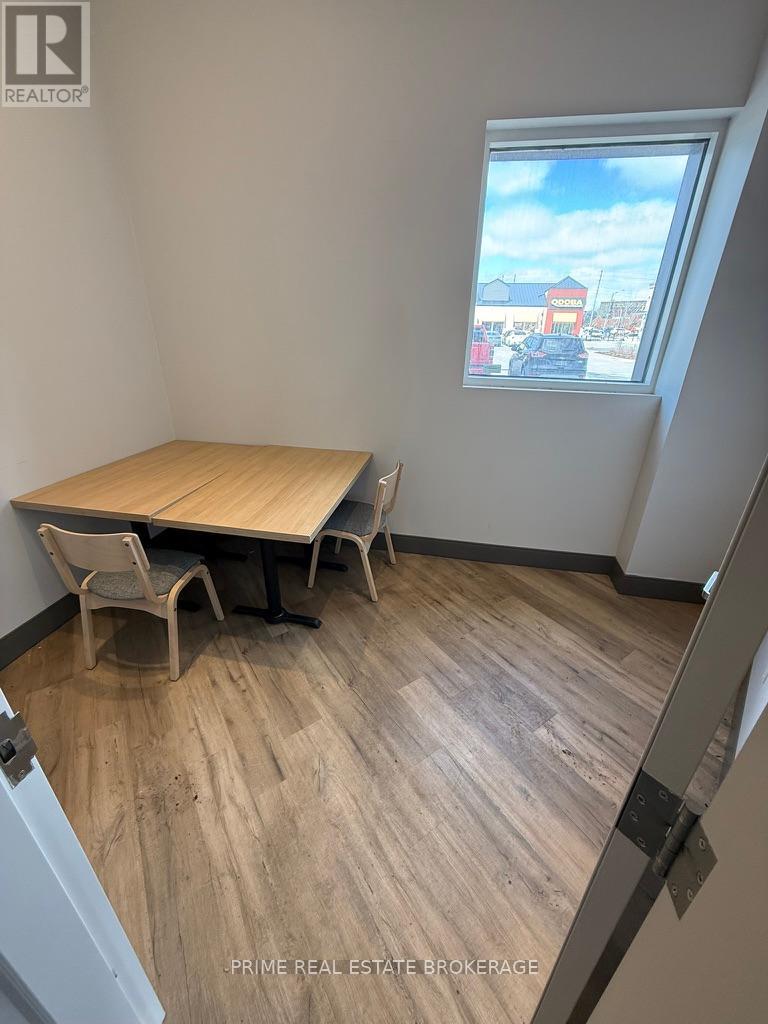 855 Wellington Road, London South, Ontario  N6E 3N5 - Photo 17 - X12133831