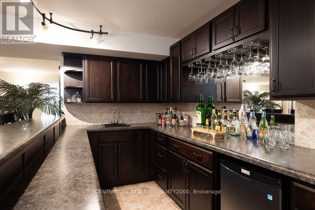 396 Macdonald Street, Strathroy Caradoc, Ontario  N7G 2M2 - Photo 31 - X12133848