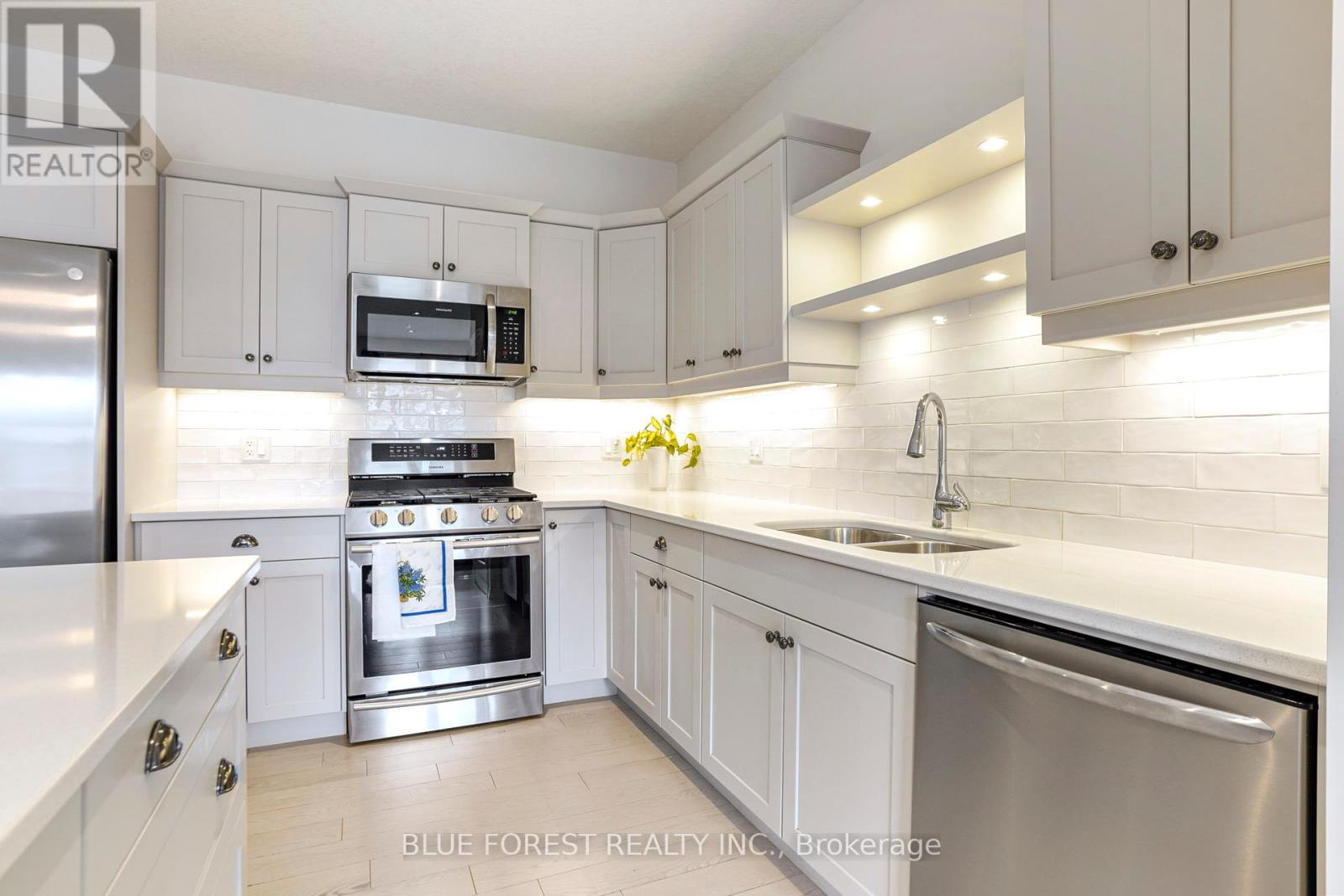 56 Renaissance Drive, St. Thomas, Ontario  N5R 0J9 - Photo 11 - X12133891
