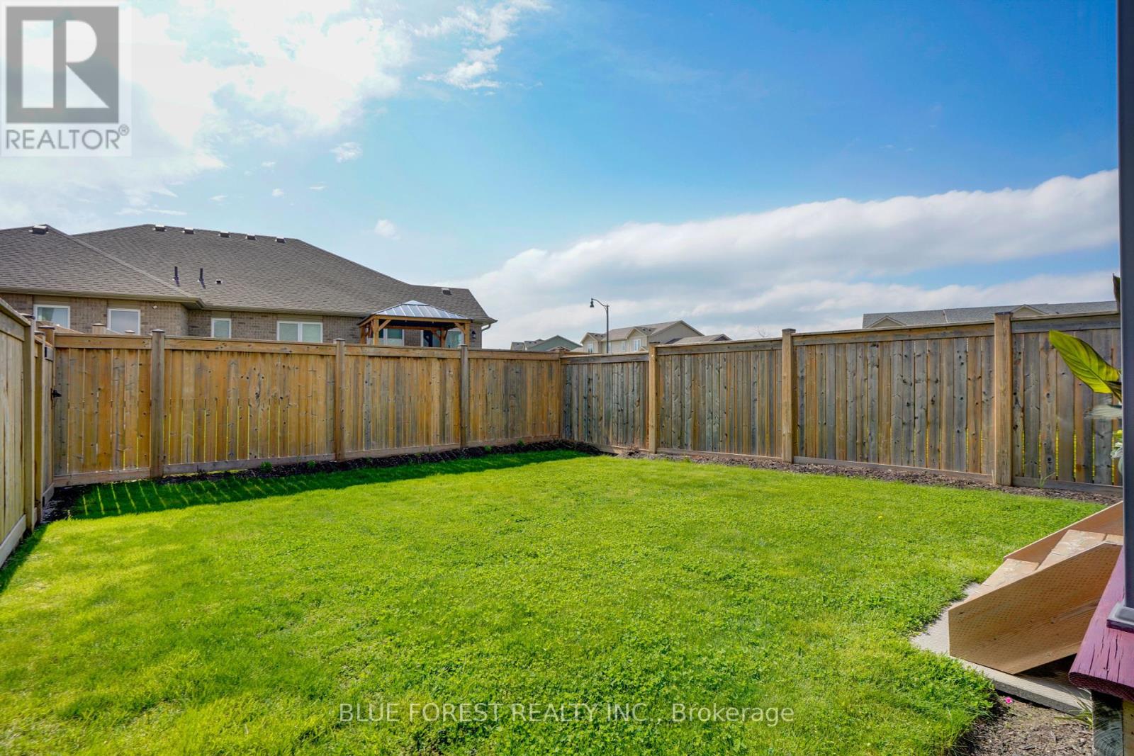 56 Renaissance Drive, St. Thomas, Ontario  N5R 0J9 - Photo 32 - X12133891