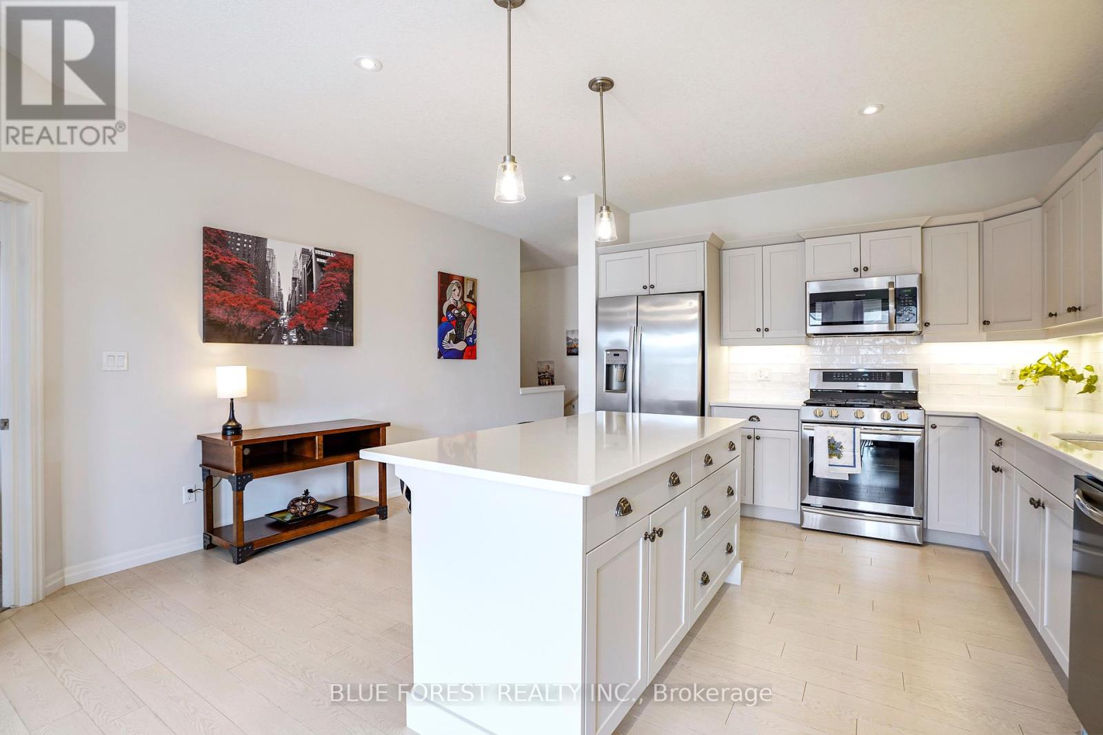56 Renaissance Drive, St. Thomas, Ontario  N5R 0J9 - Photo 9 - X12133891