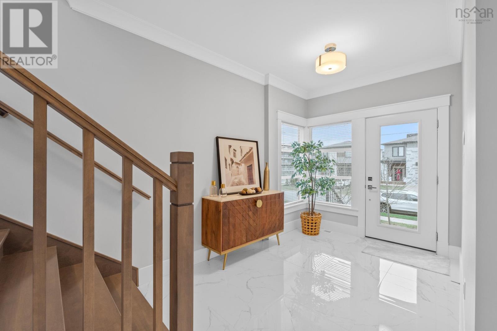 Property at 9 Samaa Court image 3