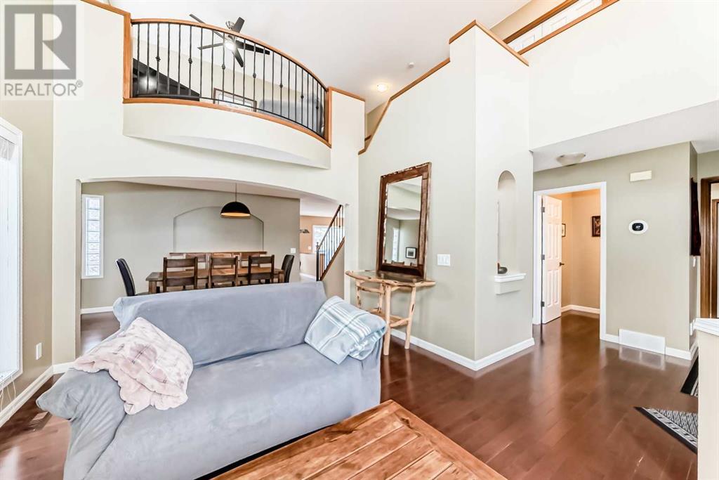 Property at 14 Valley Ponds Crescent NW image 4