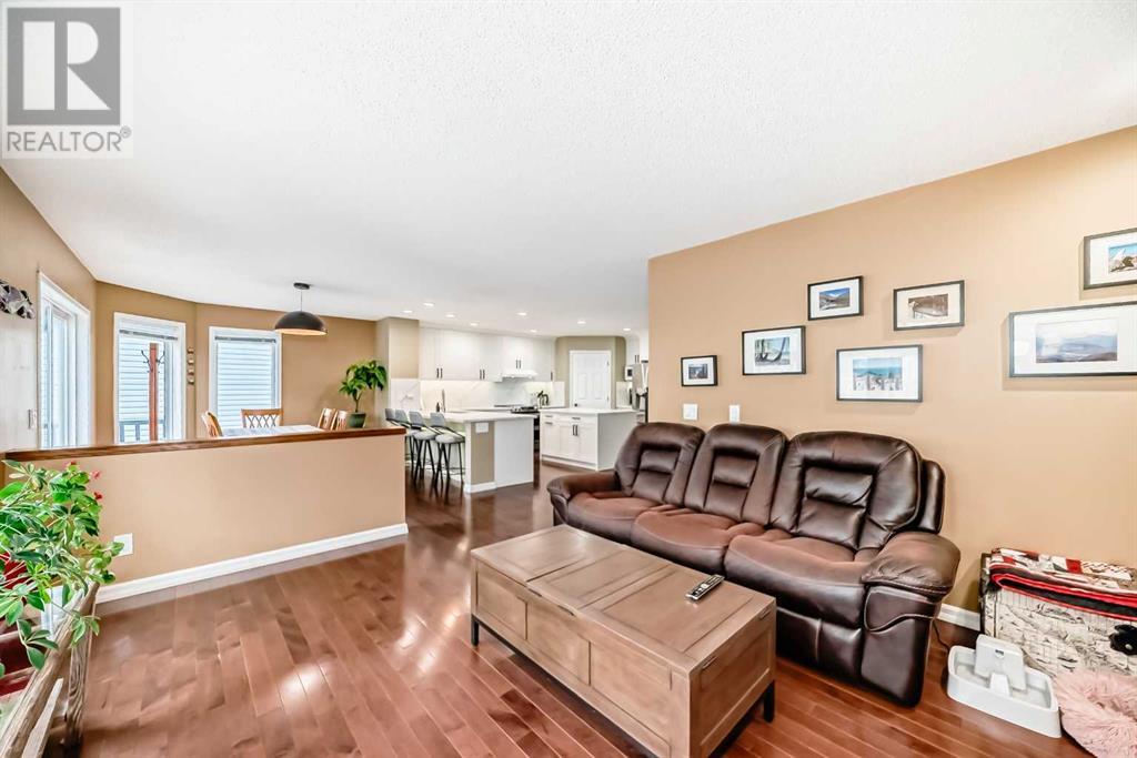 14 Valley Ponds Crescent Nw, Calgary, Alberta  T3B 5T4 - Photo 18 - A2209951