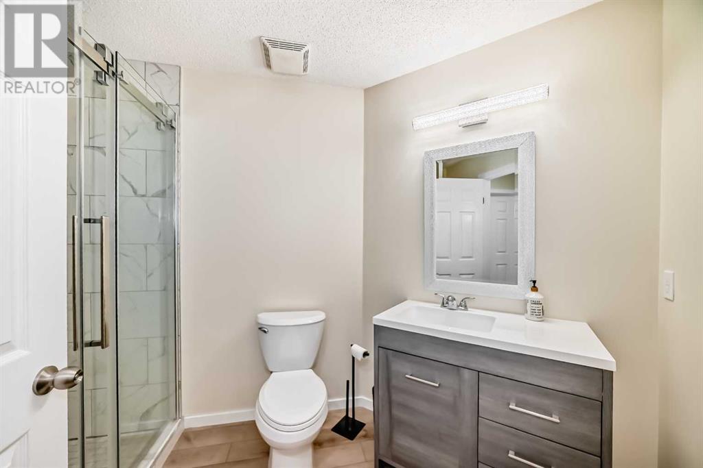 14 Valley Ponds Crescent Nw, Calgary, Alberta  T3B 5T4 - Photo 45 - A2209951