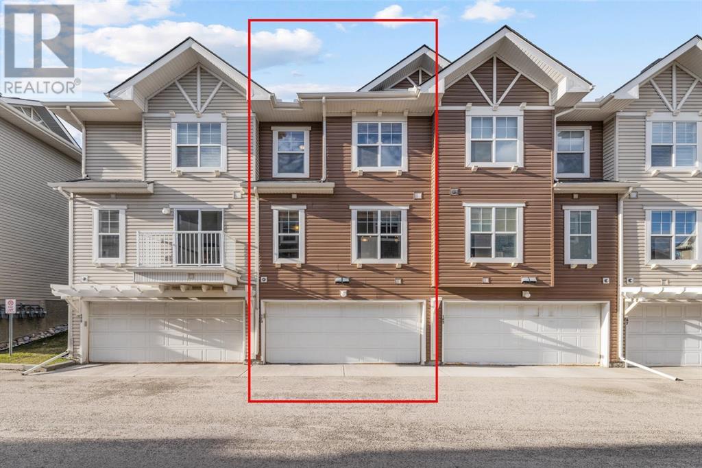 Property at 179 Toscana Gardens NW image 3