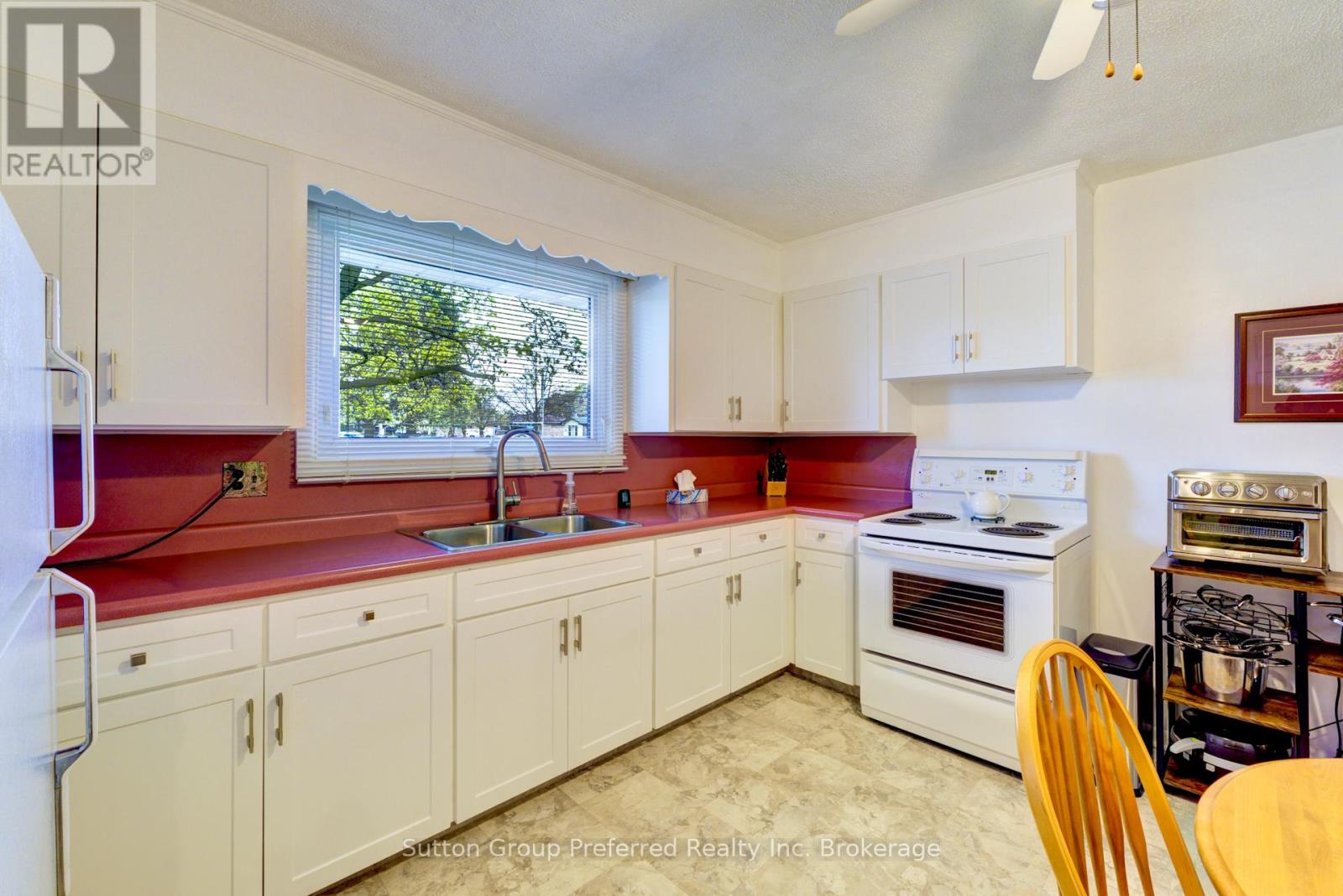 122 Springbank Avenue, Woodstock, Ontario  N4S 7P8 - Photo 11 - X12133958