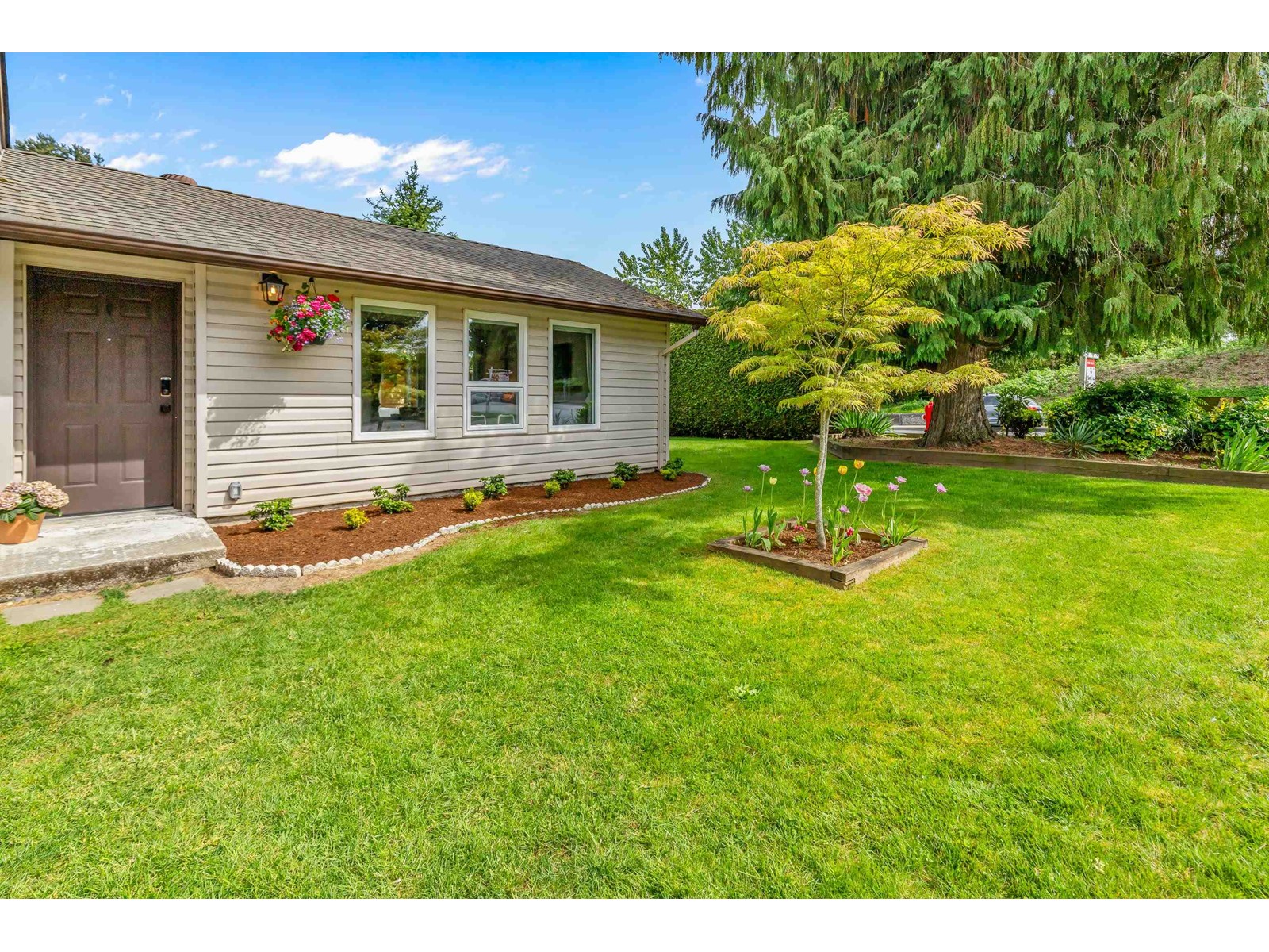 Property at 201 27411 28 AVENUE image 3