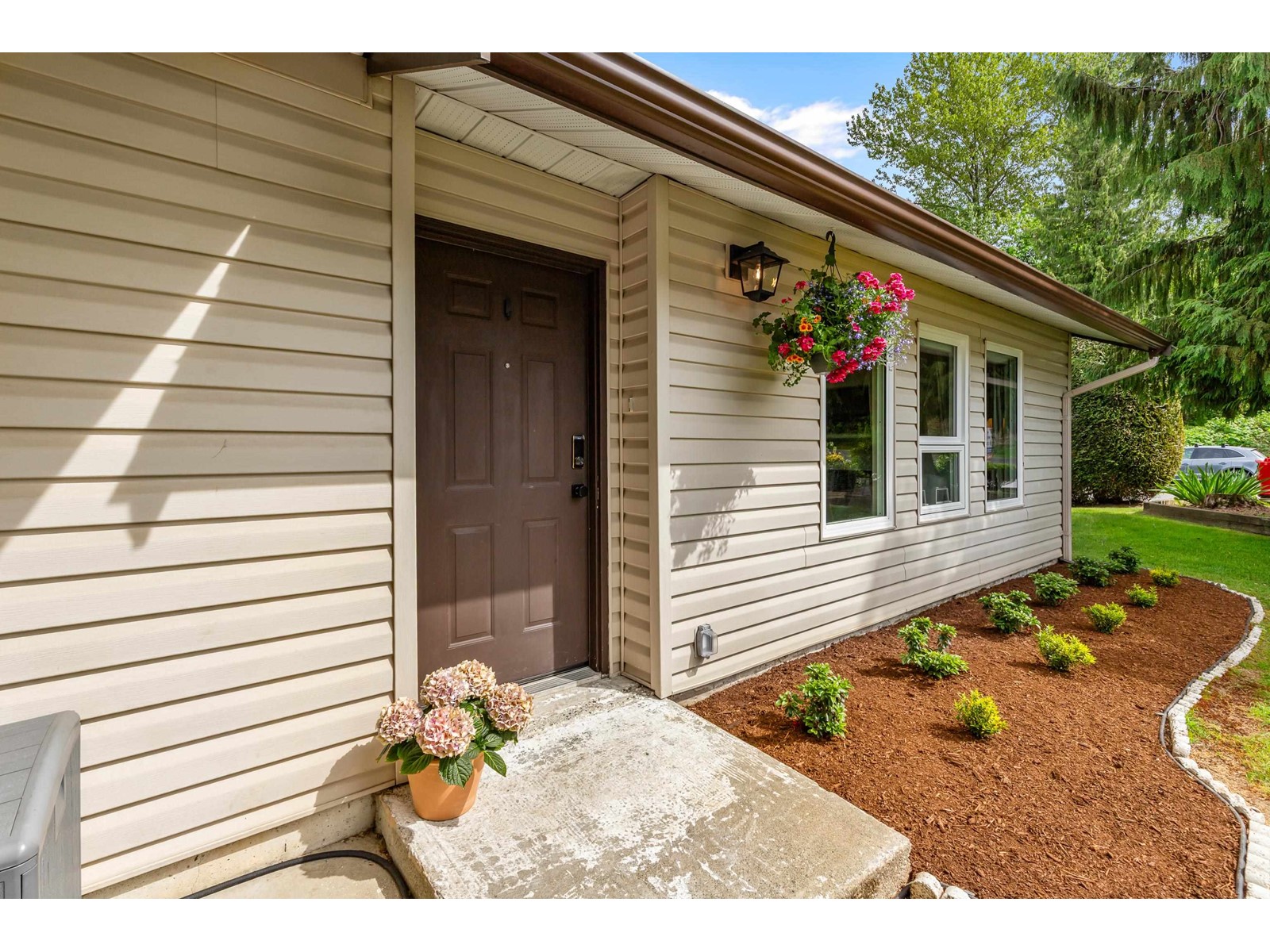 Property at 201 27411 28 AVENUE image 5
