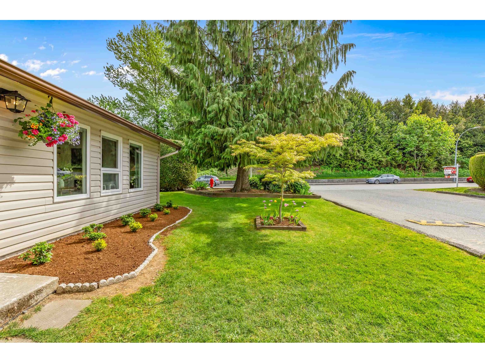 Property at 201 27411 28 AVENUE image 4
