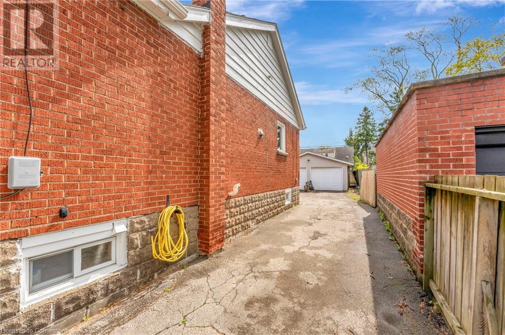 865 Garth Street, Hamilton, Ontario  L9C 4K7 - Photo 22 - 40724410