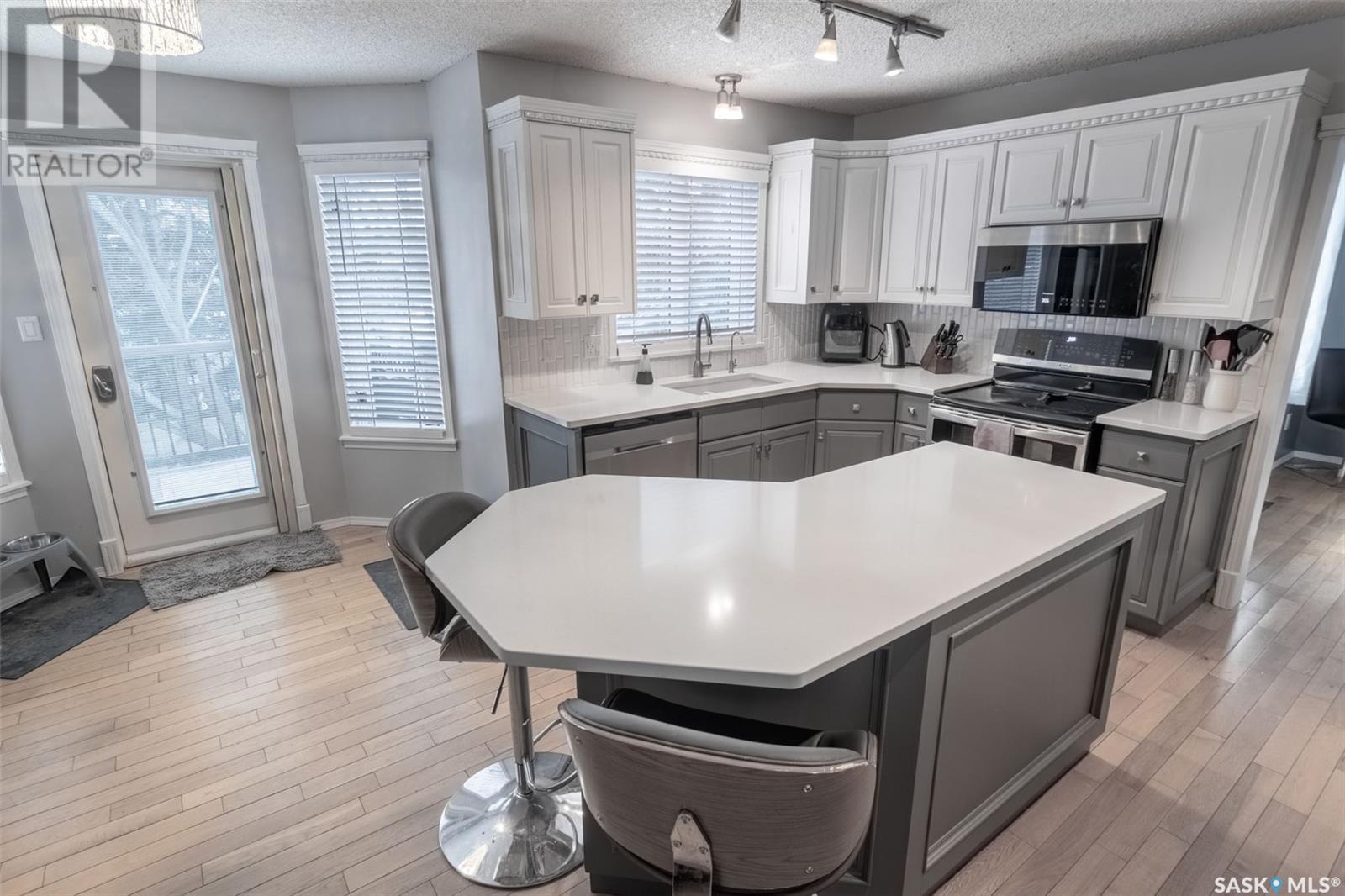 Property at 1324 BENJAMIN CRESCENT N image 1