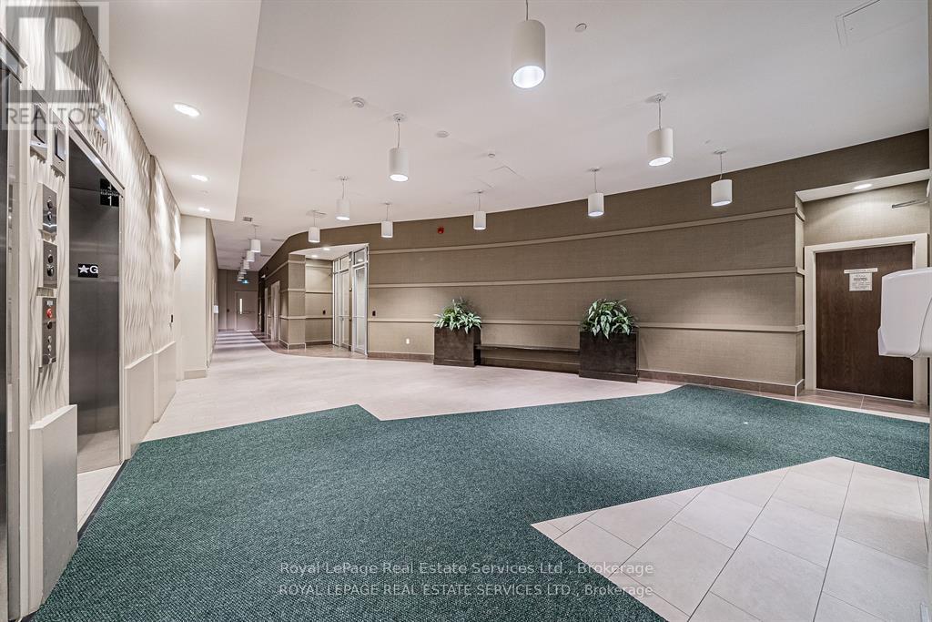 231 - 216 Oak Park Boulevard, Oakville, Ontario  L6H 7S8 - Photo 4 - W12041185