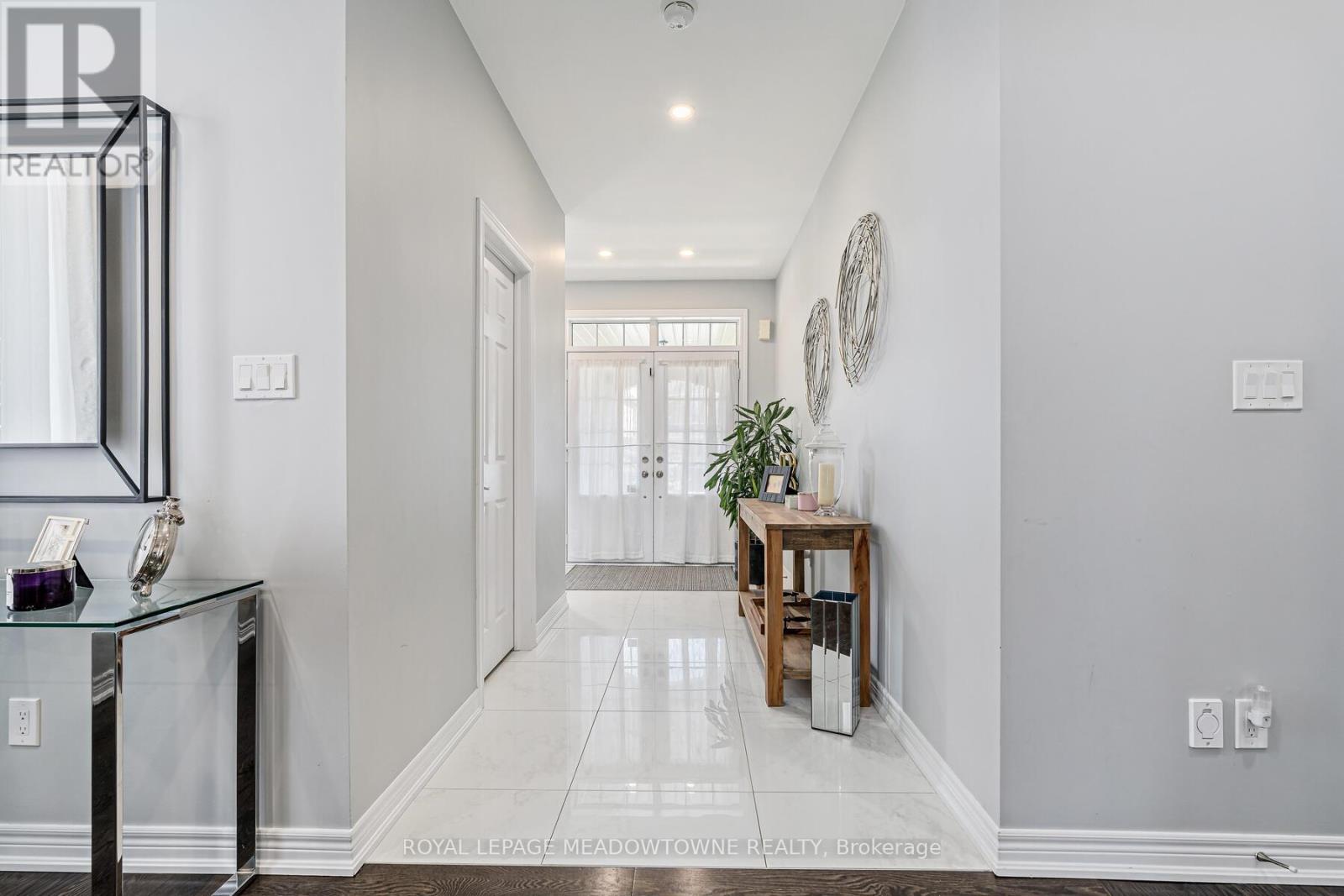 14147 Danby Road, Halton Hills, Ontario  L7G 0K6 - Photo 4 - W12133267