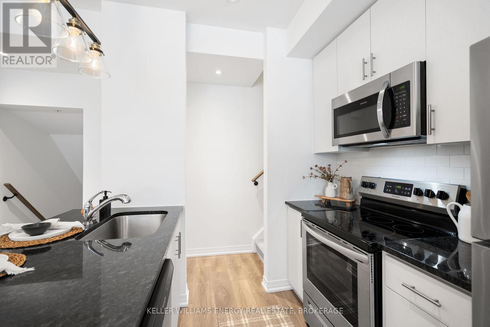 202 - 2635 William Jackson Drive, Pickering, Ontario  L1X 0L4 - Photo 8 - E12133905