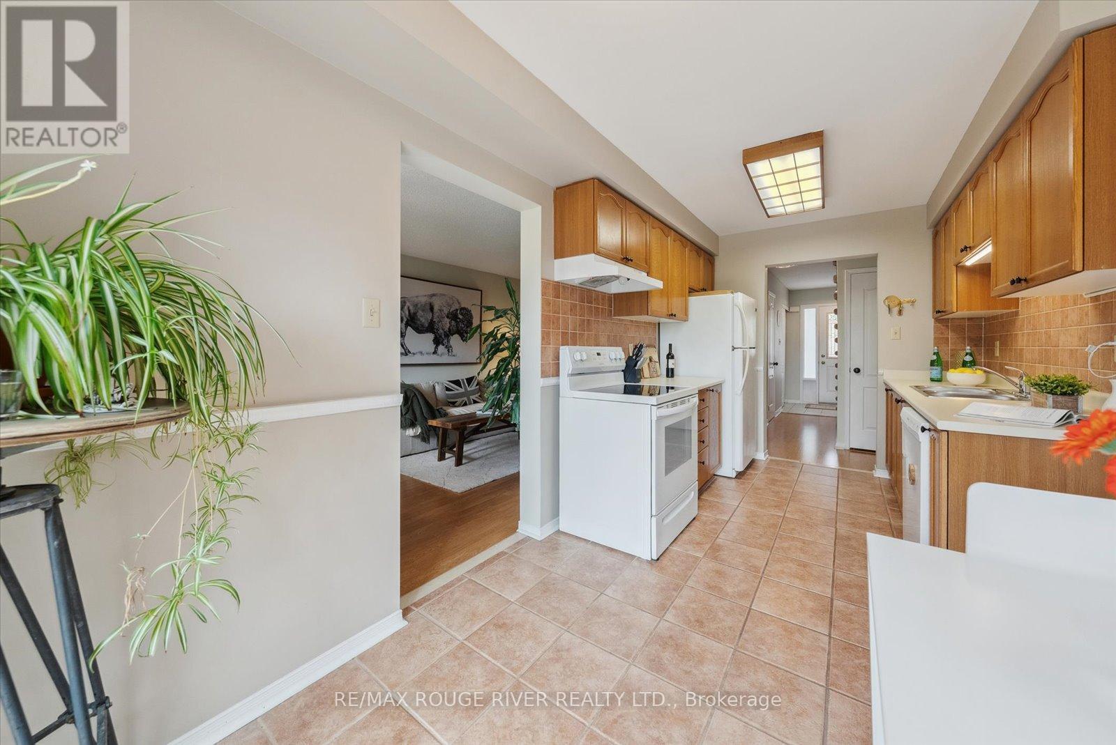 30 Landerville Lane, Clarington, Ontario  L1C 4W8 - Photo 10 - E12133918
