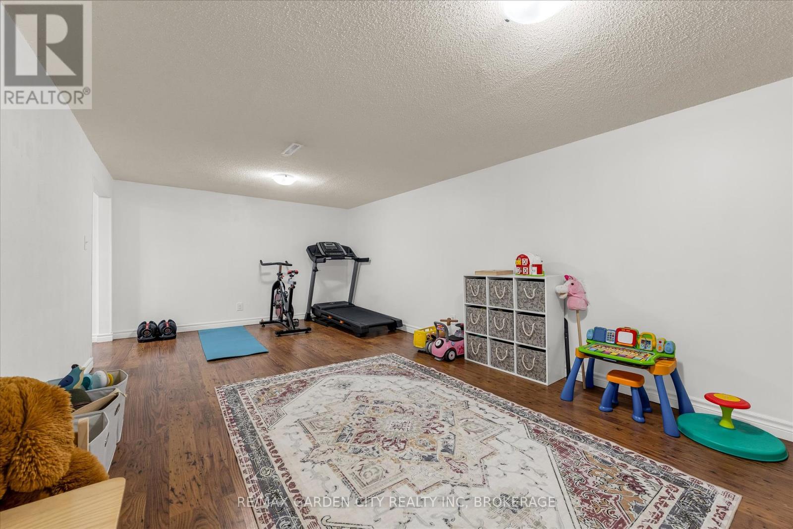 58 Diffin Drive, Welland, Ontario  L3C 2K1 - Photo 27 - X12134043