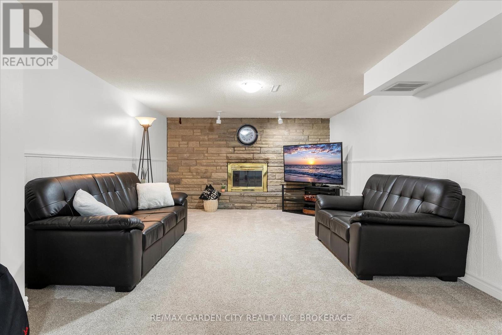 58 Diffin Drive, Welland, Ontario  L3C 2K1 - Photo 28 - X12134043
