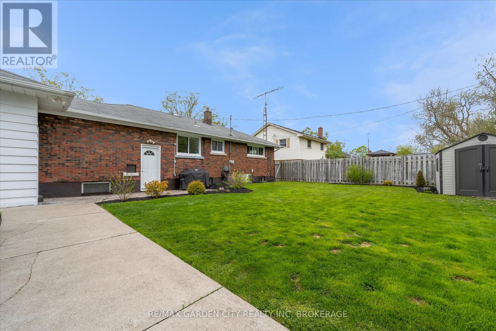 58 Diffin Drive, Welland (Prince Charles), Ontario  L3C 2K1 - Photo 33 - X12134043