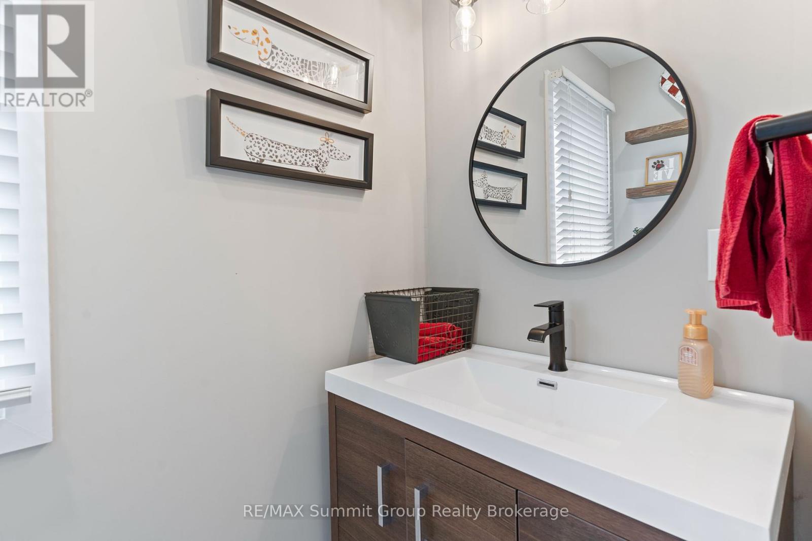 142 7th Street, Hanover, Ontario  N4N 1G4 - Photo 14 - X12117564