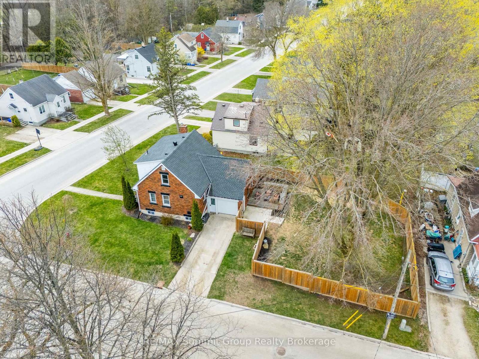 142 7th Street, Hanover, Ontario  N4N 1G4 - Photo 32 - X12117564