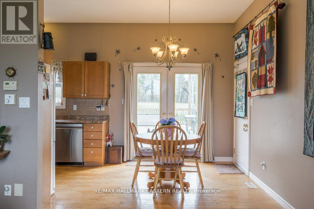 1755a Salem Road, Prince Edward County, Ontario  K0K 1T0 - Photo 9 - X12133907