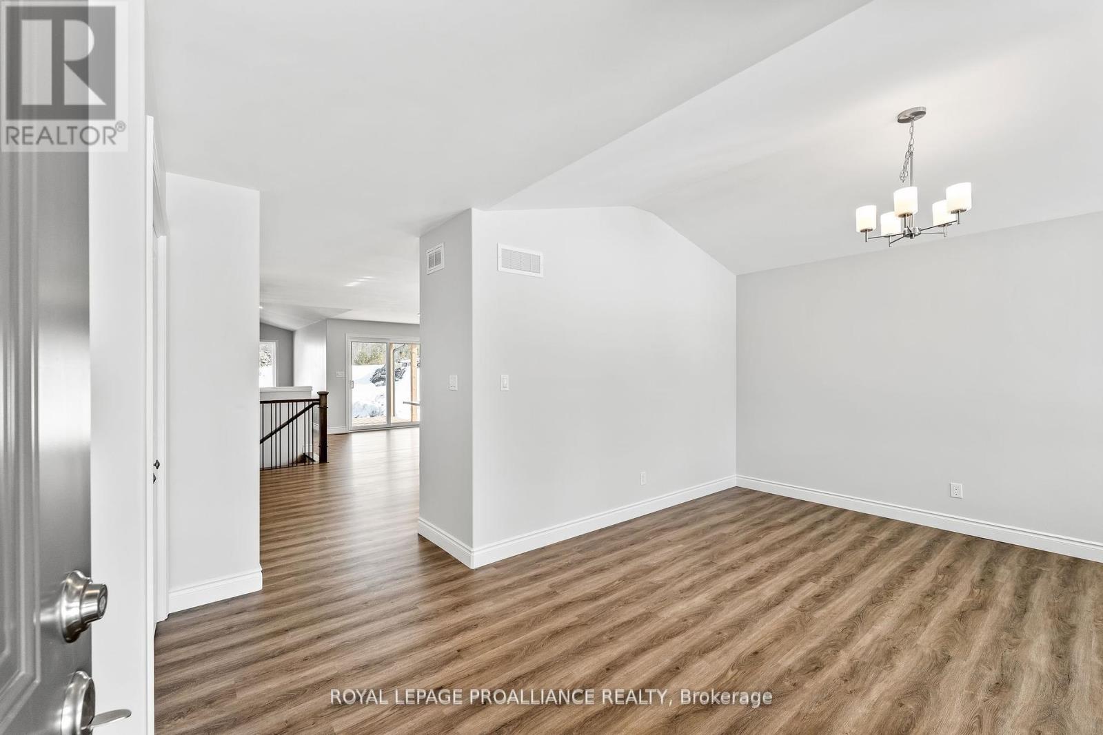 182 Homewood Avenue, Trent Hills, Ontario  K0K 1Y0 - Photo 8 - X12133947