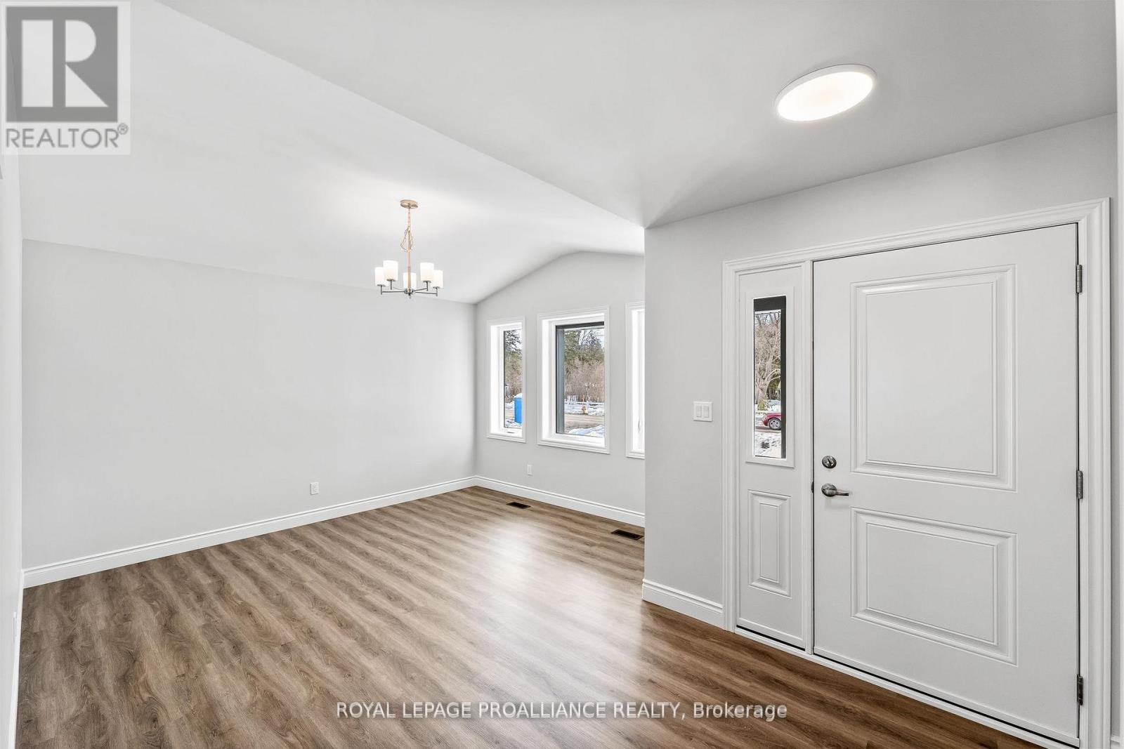 180 Homewood Avenue, Trent Hills, Ontario  K0L 1Y0 - Photo 11 - X12134005