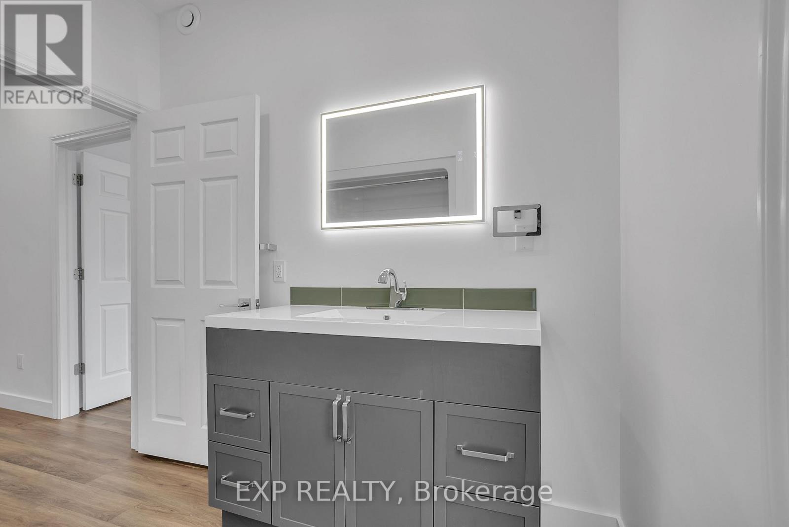 19 Isabel Street, Belleville, Ontario  K8P 3N4 - Photo 18 - X12134072