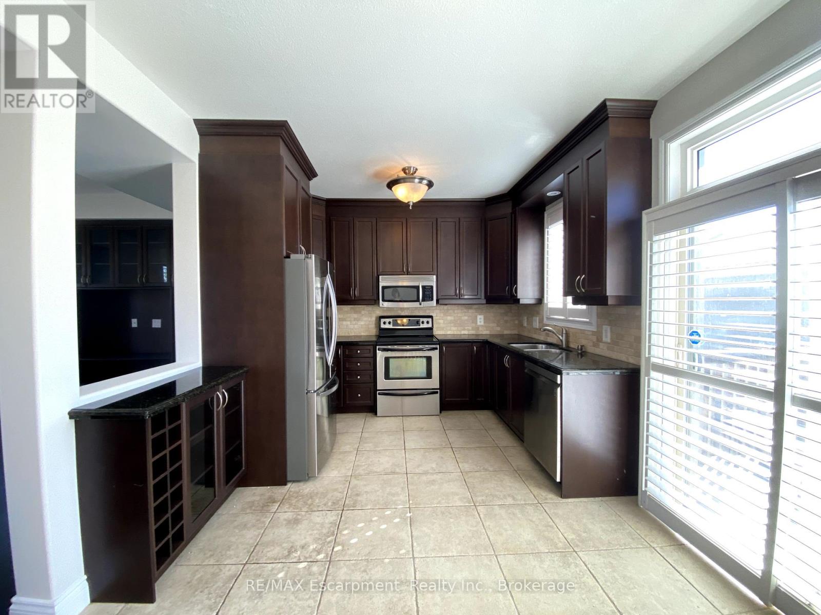 2430 Second Street, Burlington, Ontario  L7R 3K1 - Photo 10 - W12133932