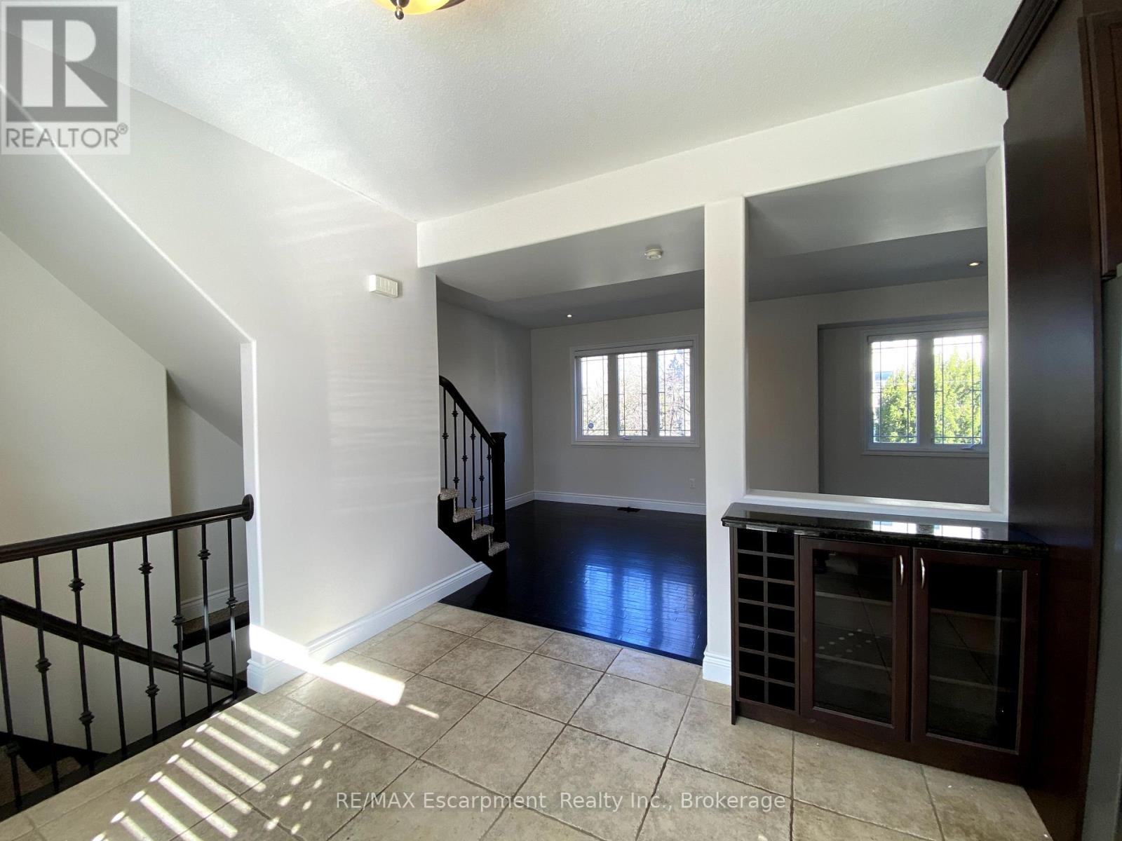 2430 Second Street, Burlington, Ontario  L7R 3K1 - Photo 15 - W12133932